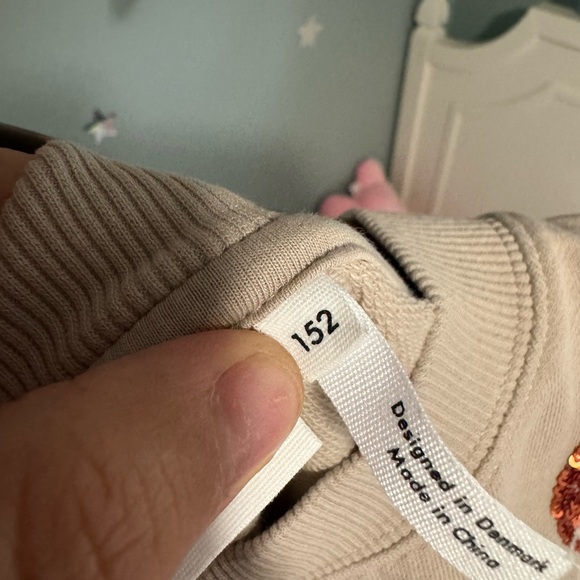 Molo sequin-faces organic cotton sweatshirt - Picture 8 of 9